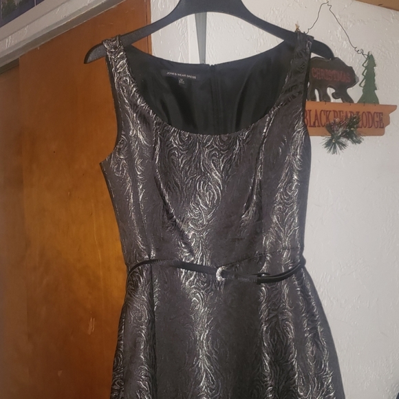 Dress - Picture 2 of 2